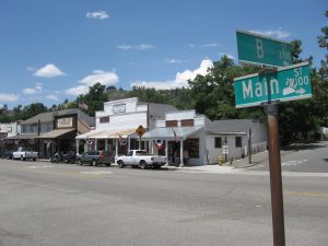 DOWNTOWN_JULIAN_CA._-_panoramio-300x225.jpg
