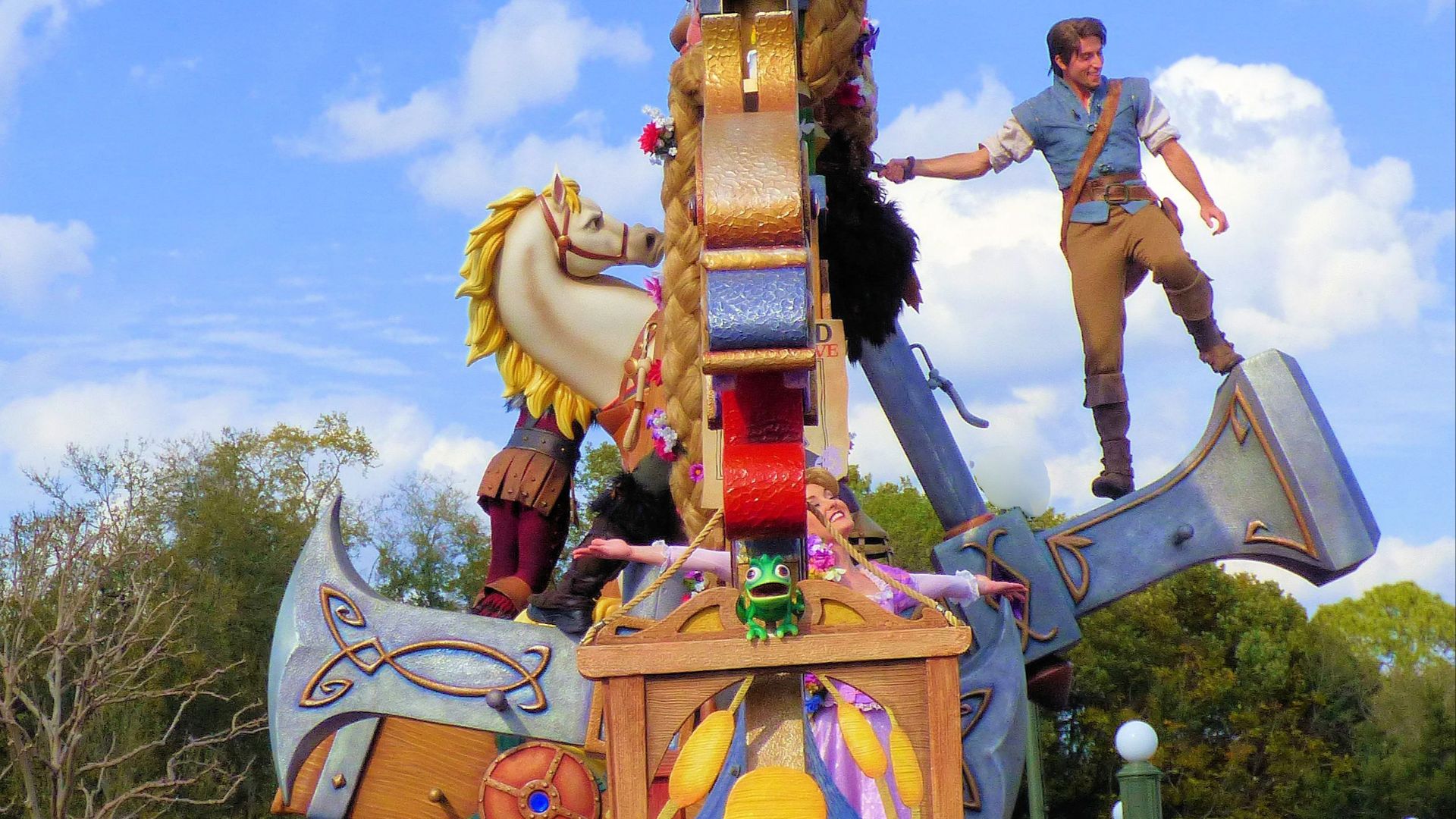 File:Festival of Fantasy Parade Tangled 2 (16010916103).jpg