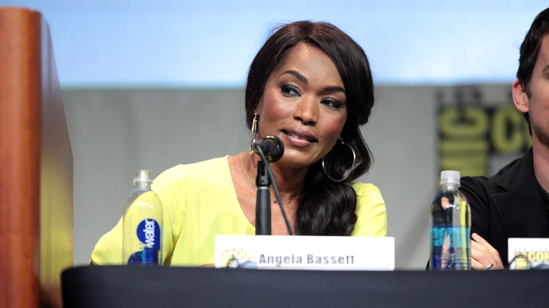 File:SDCC 2015 - Angela Bassett (19158612193).jpg