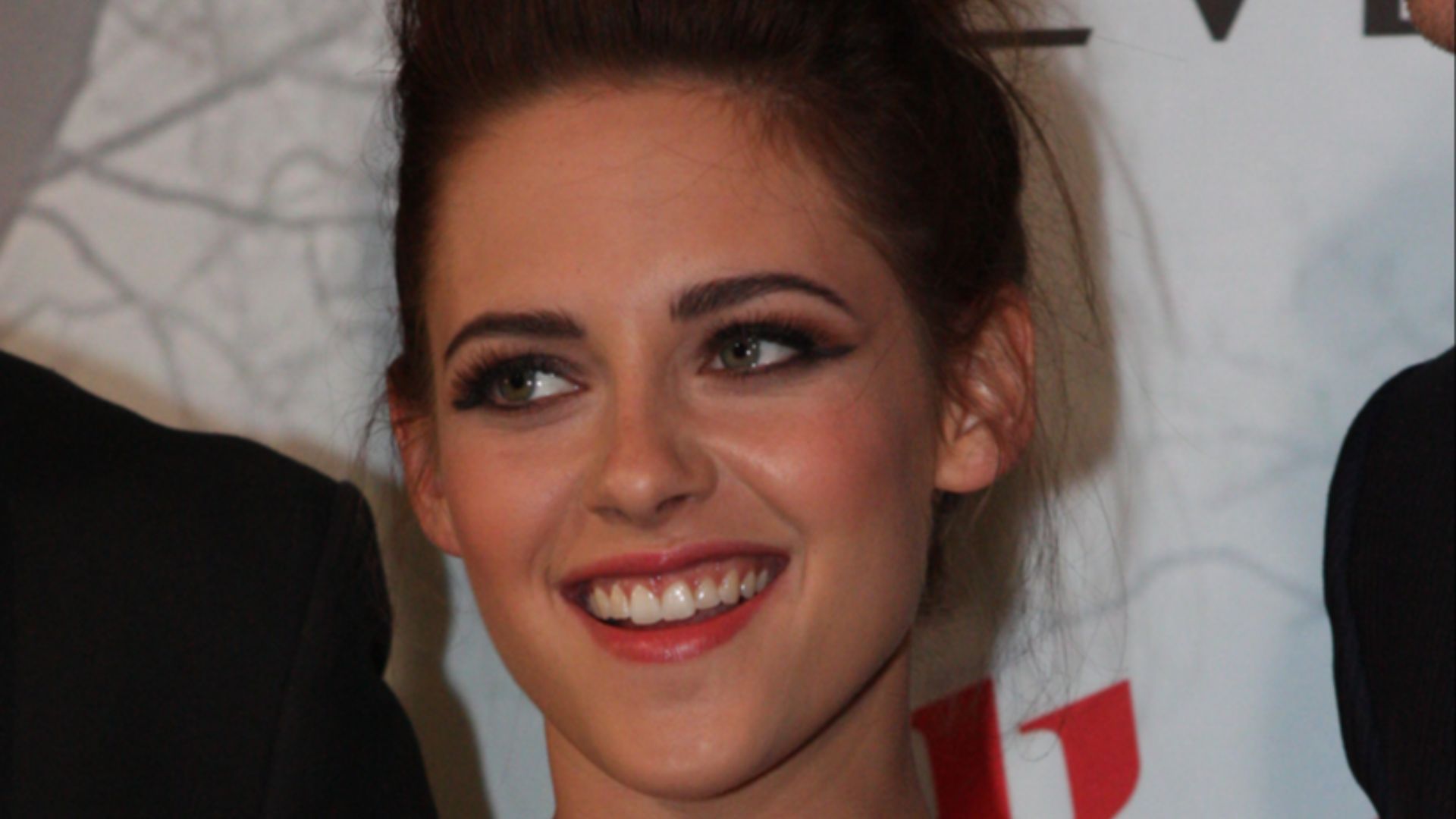 File:Kristen Stewart 2012.jpg