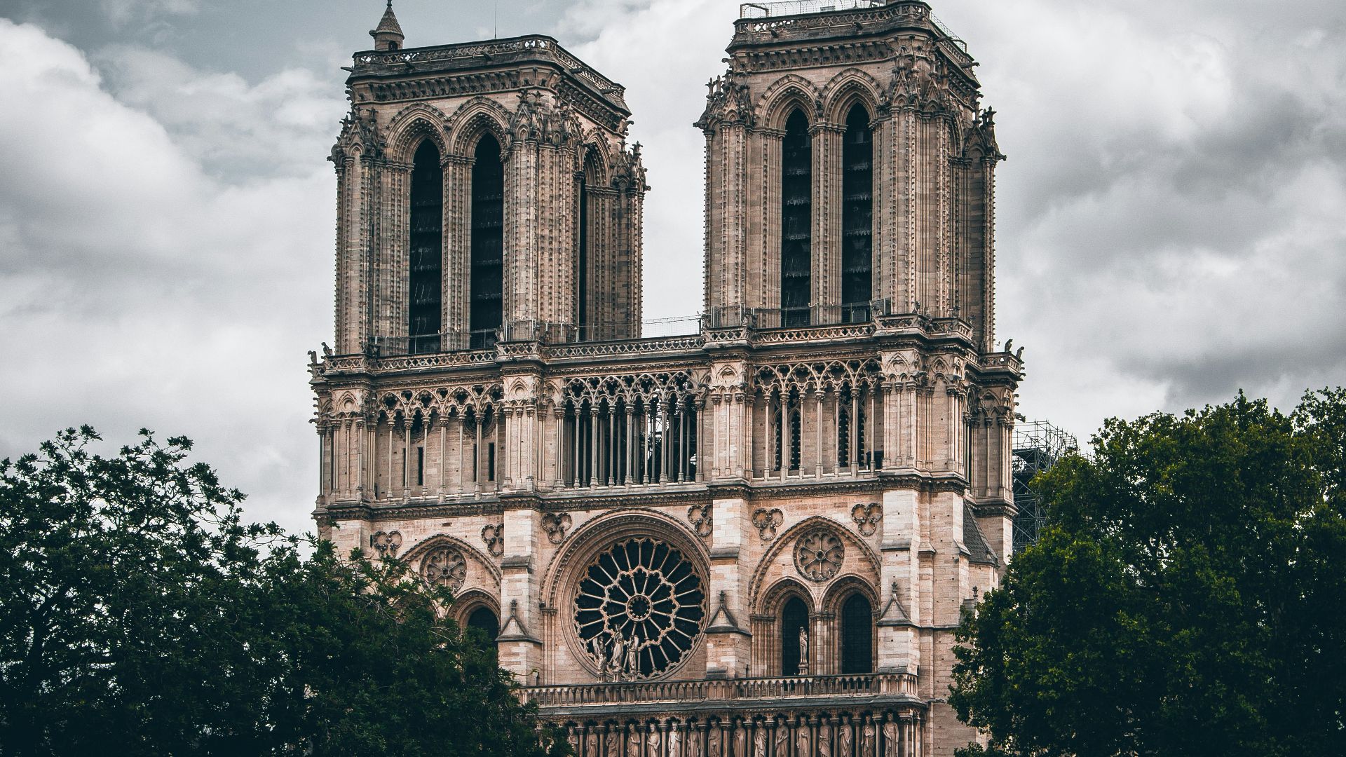 Notre Dame De Paris during daytime