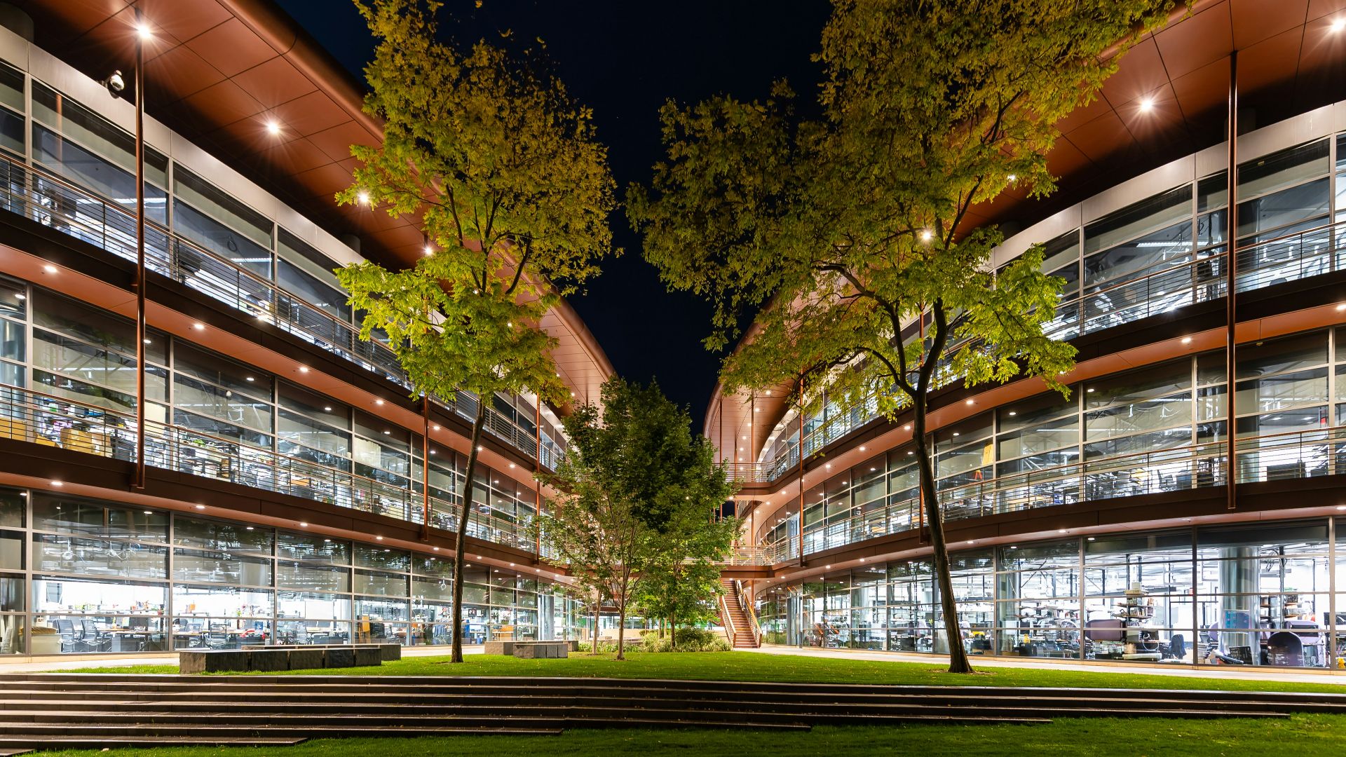 a building that has a lot of windows on it