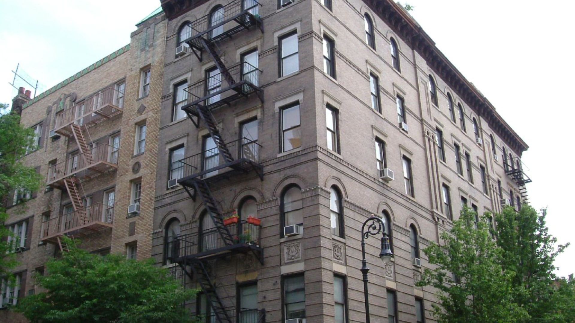 File:Friends Apartment, New York (869395563).jpg