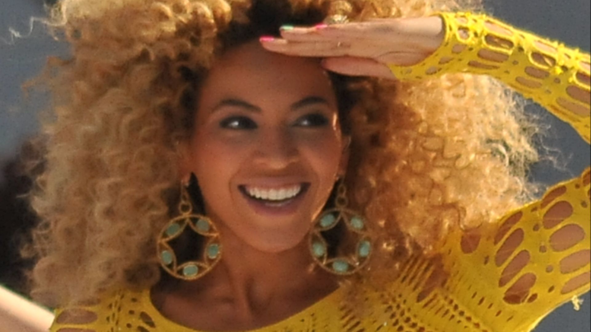 File:Beyoncé Knowles GMA Run the World cropped.jpg