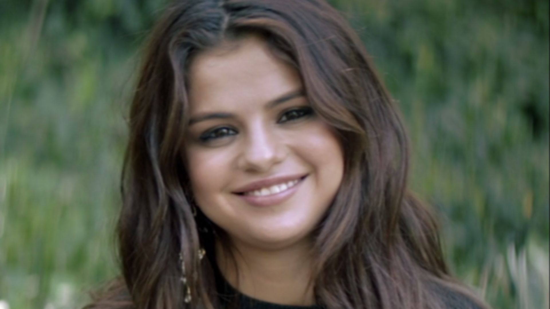 File:Selena Gomez 2016.png