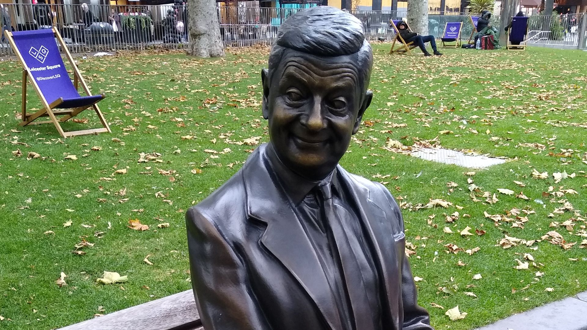 File:Statue of Mr. Bean at Leicester Square.jpg