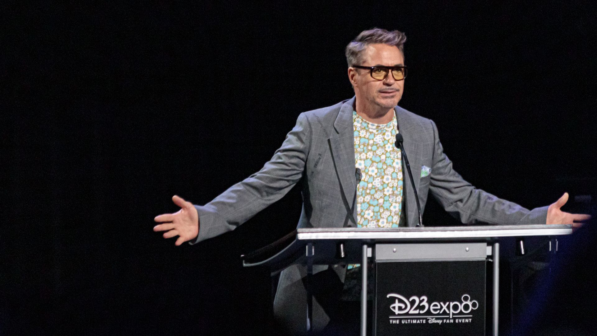 File:Robert Downey Jr. - 2019 Disney Legends Awards Ceremony - D23 EXPO 2019 - 51440746578.jpg