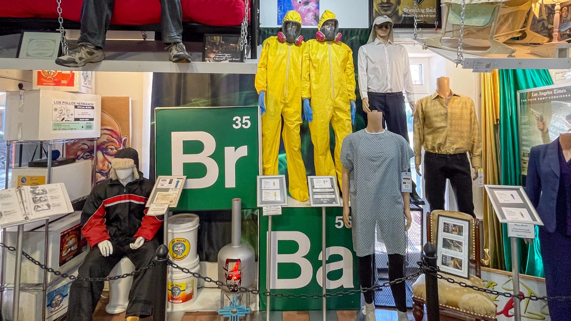 File:Authentic props at the Breaking Bad store in Old Town Albuquerque.jpg