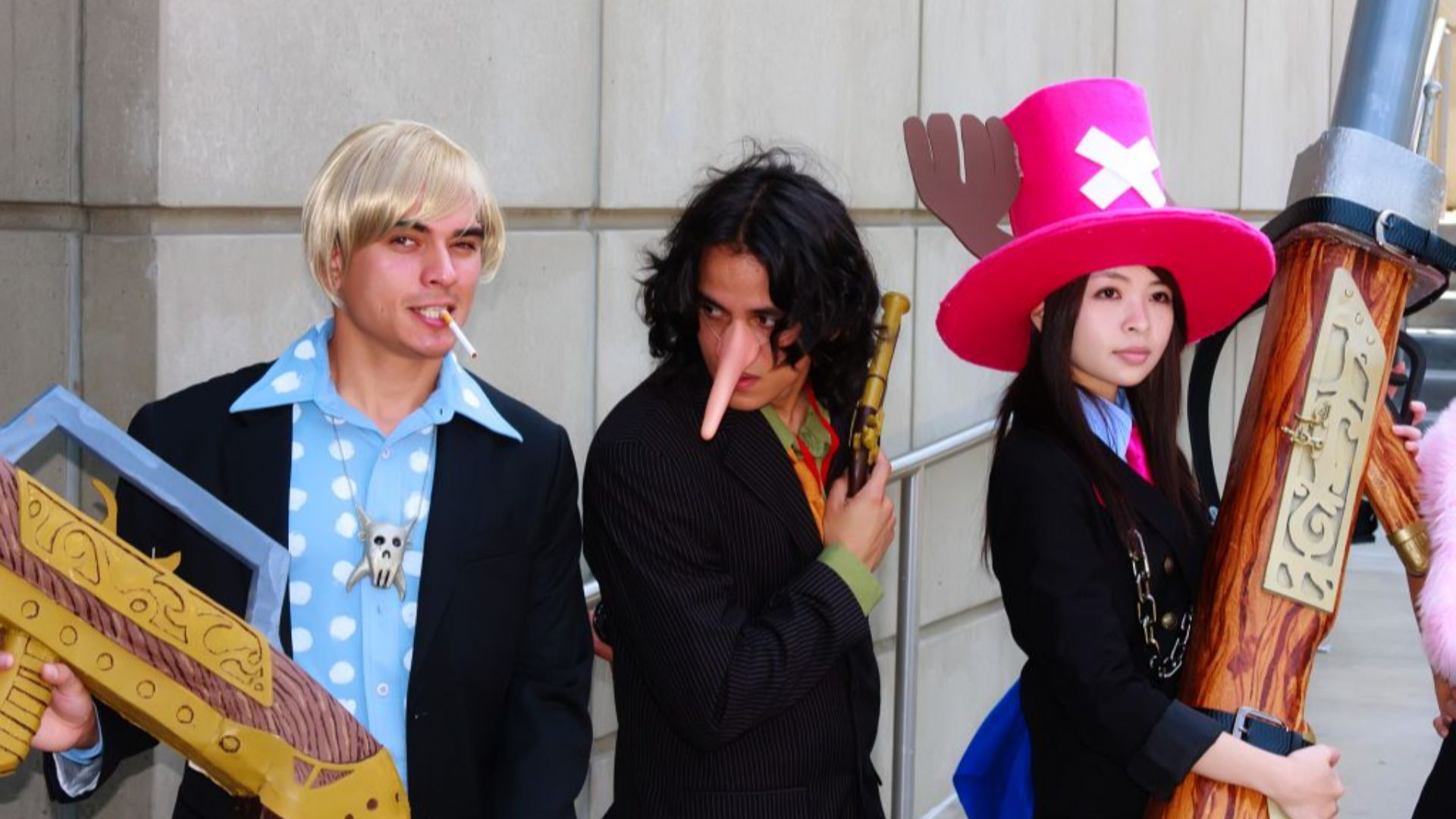 File:AX 2010 - One Piece Cosplayers - 02.jpg