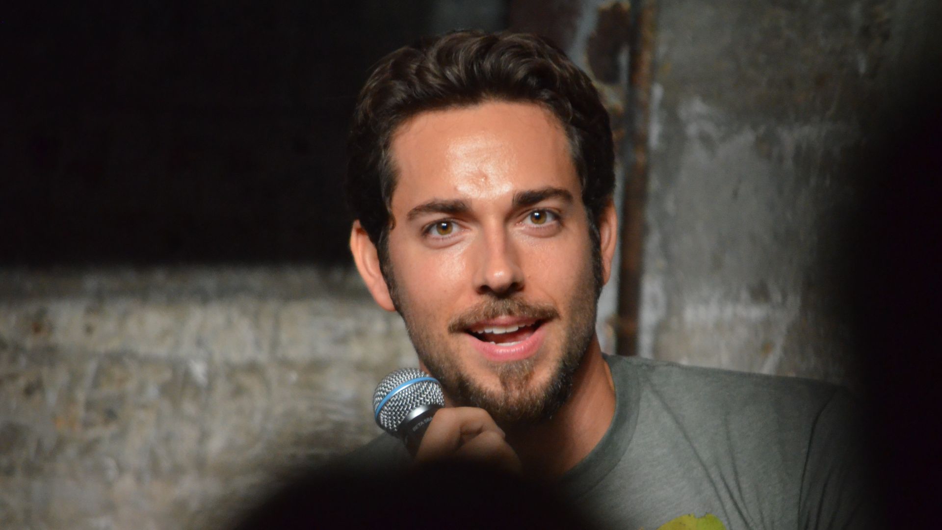File:Zachary Levi (7598493660).jpg