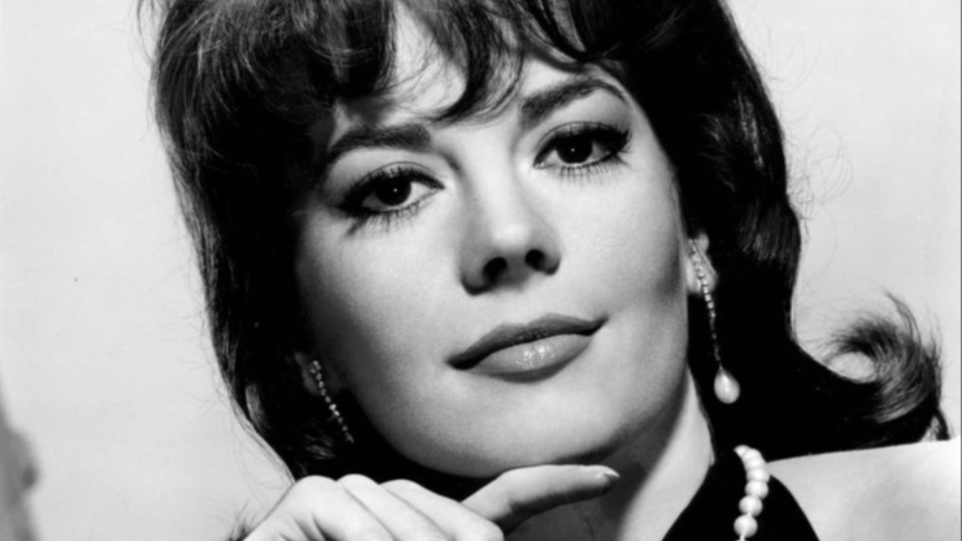 File:Natalie Wood publicity 1963.jpg