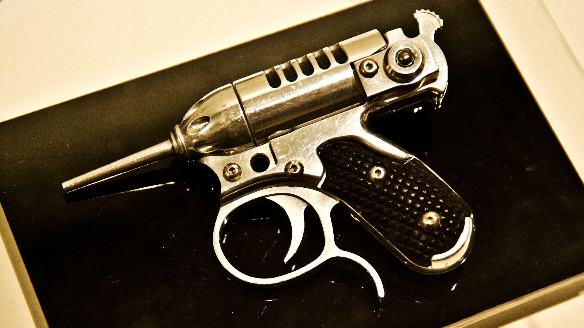 File:ExpoSYFY - Men in Black (10825842074).jpg