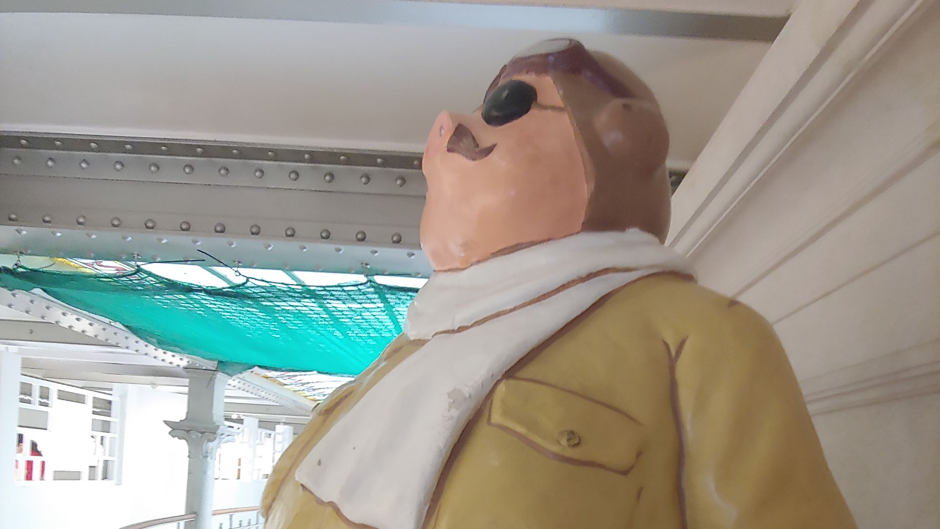 File:Standbeeld porco Rosso 2022.jpg