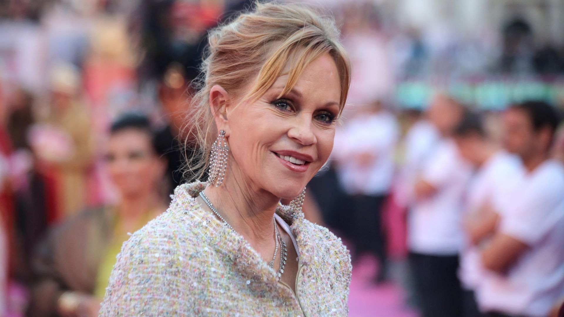 File:Life Ball 2013 - magenta carpet Melanie Griffith 03.jpg