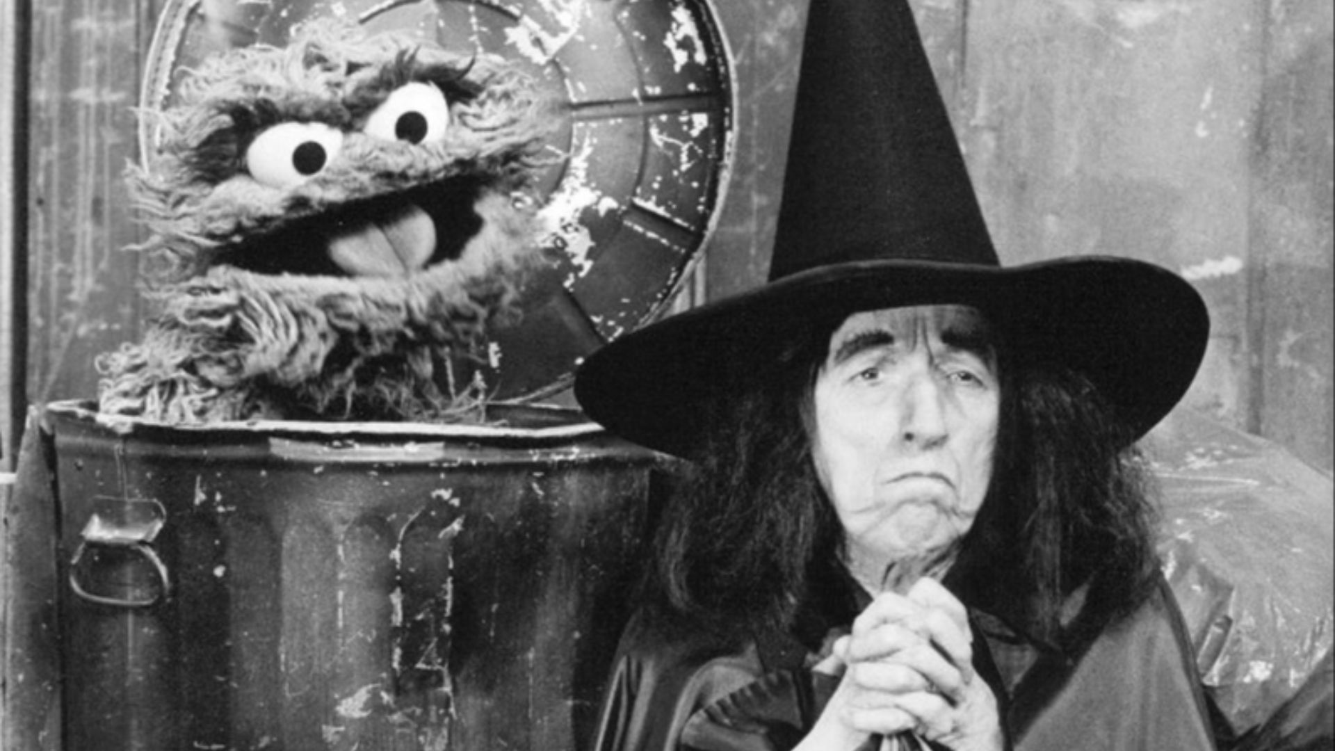 File:Sesame Street Margaret Hamilton Oscar The Grouch 1976.jpg