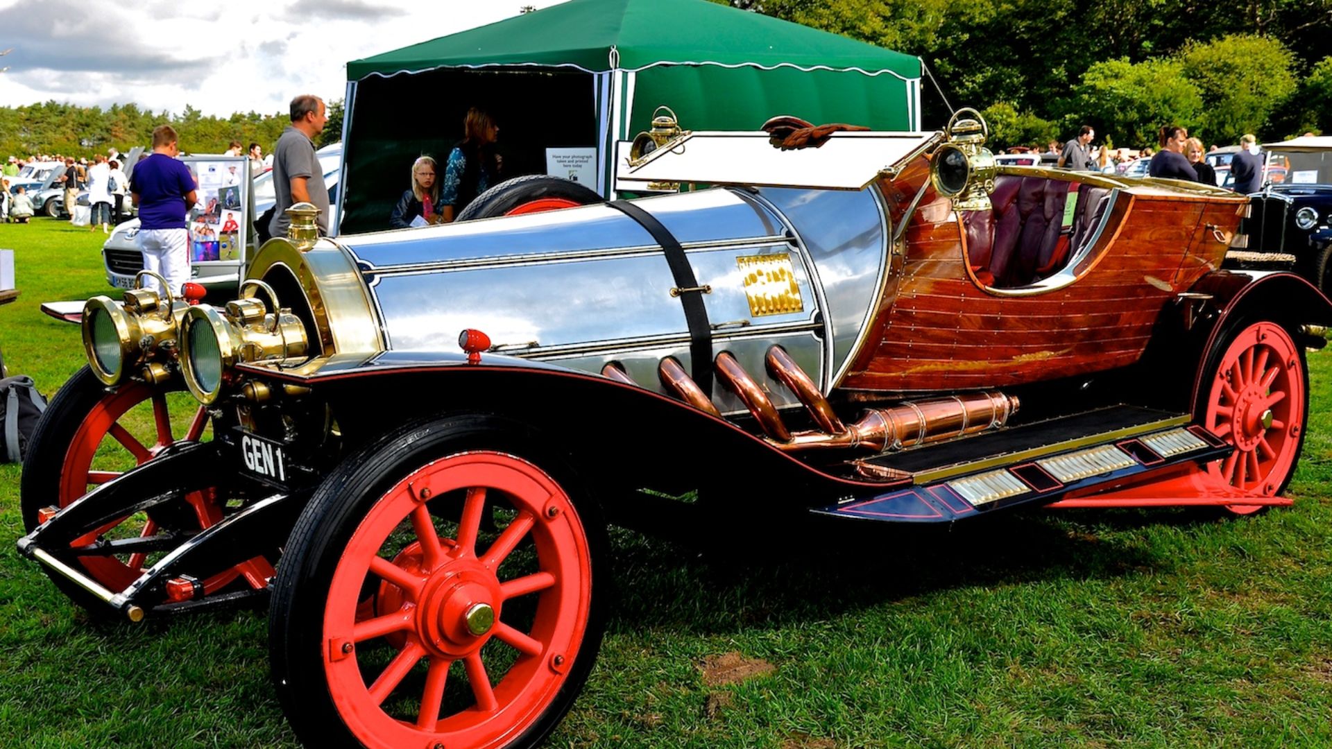 File:Chitty Chitty Bang Bang (automobile) at Classic & Sports Cars By the Lake (2010) 07.jpg