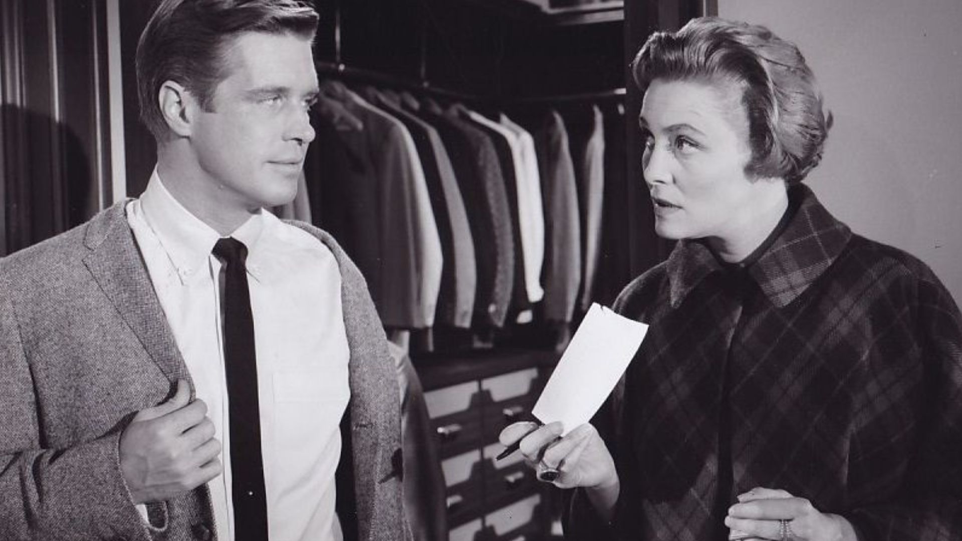 File:George Peppard and Patricia Neal in Breakfast at Tiffany's, 1961.jpg