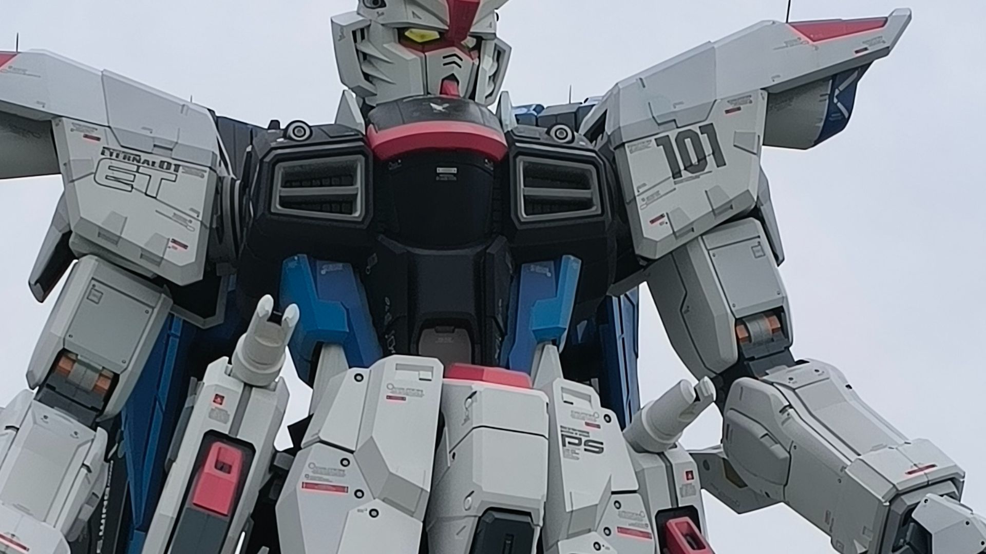 File:啦啦寶都上海金橋的高達模型 (Cropped).jpg