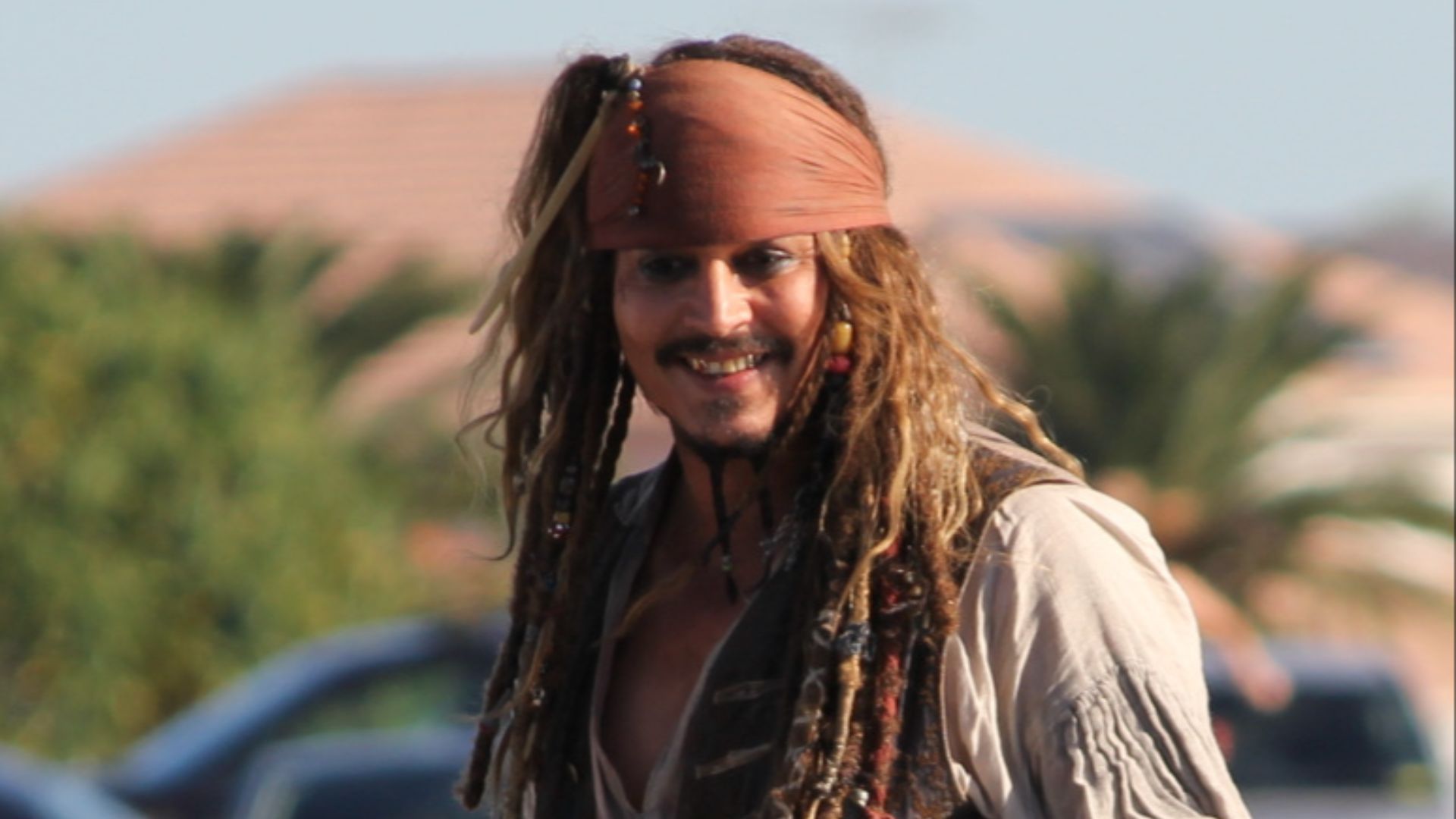 File:Johnny Depp as Captain Jack Sparrow in Queensland, Australia.jpg