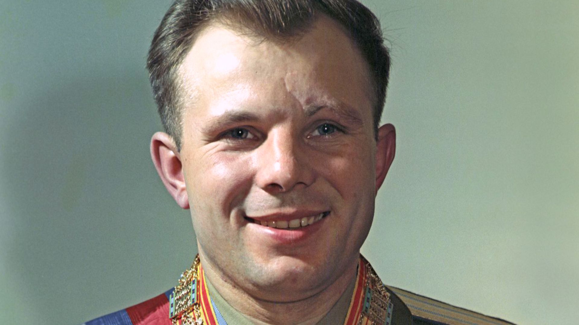 File:Yuri Gagarin with awards.jpg