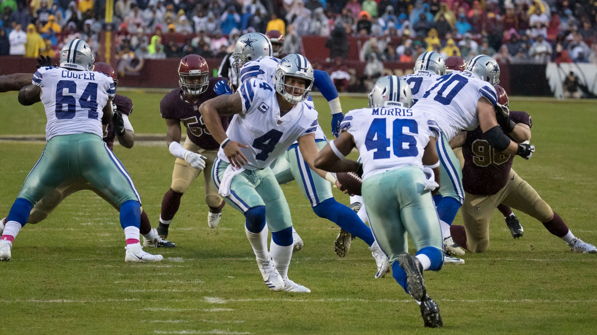 File:Dak Prescott handoff vs Redskins 2017.jpg