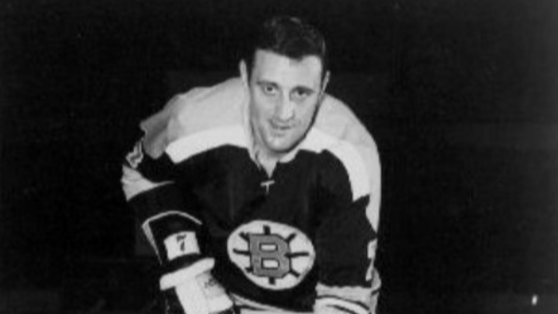 File:Phil Esposito action shot.jpg