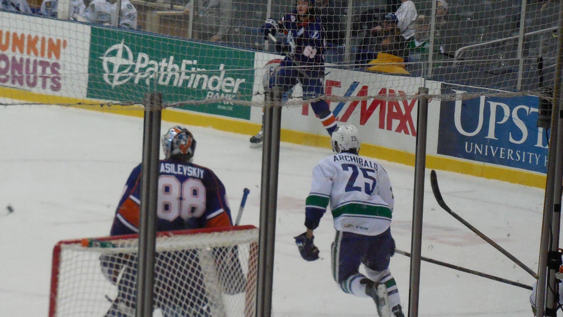 File:Syracuse Crunch vs. Utica Comets - November 22, 2014 (15862849561).jpg