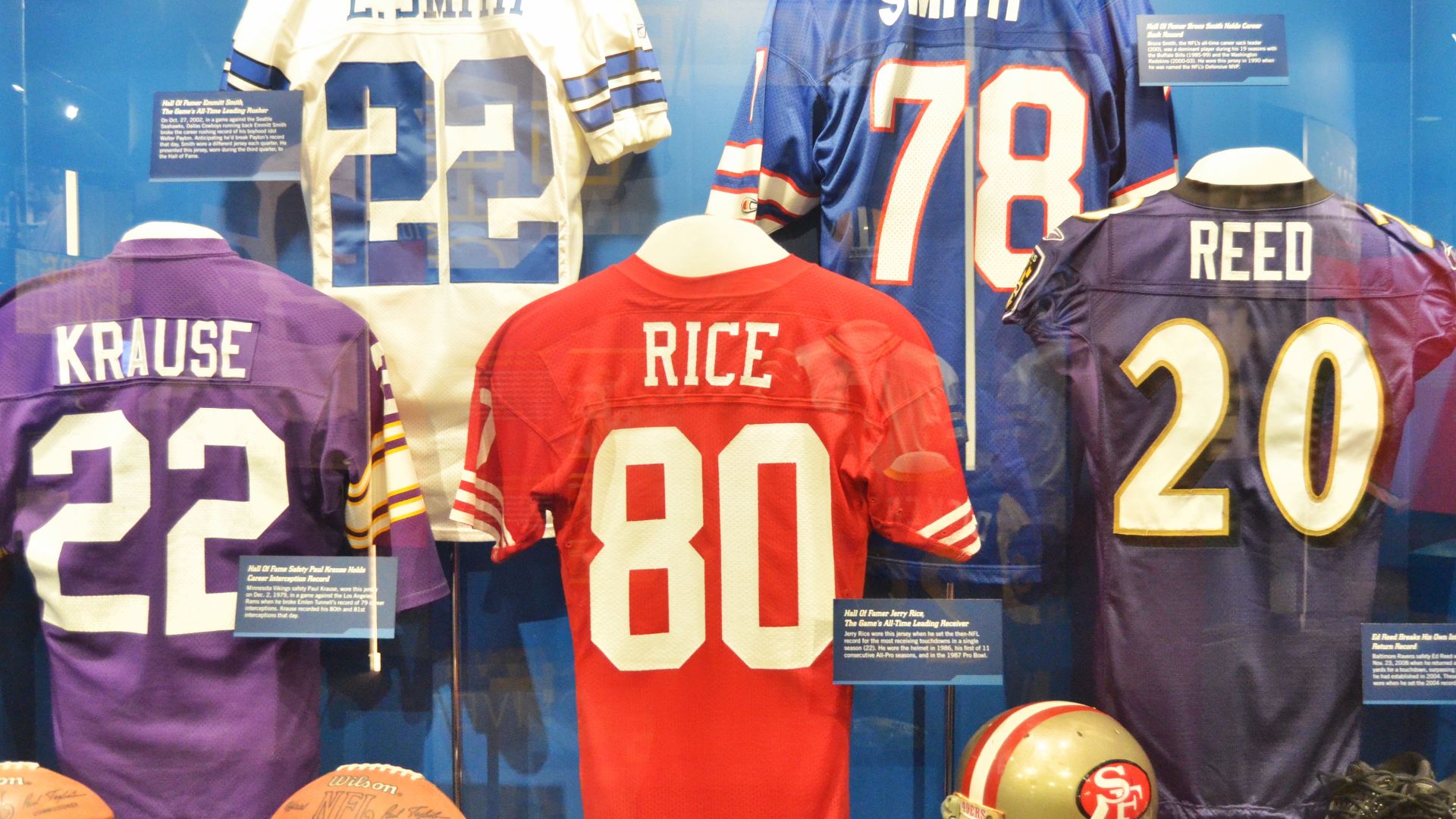 File:Pro Football Hall of Fame (11282383106).jpg