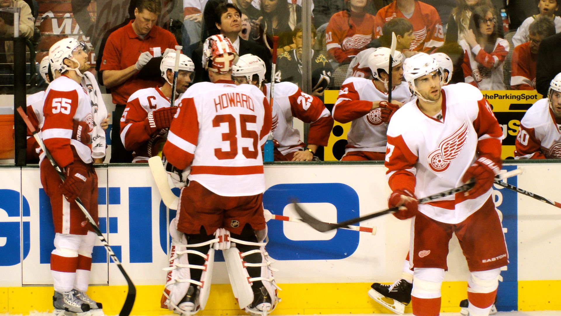 File:Detroit Red Wings bench.jpg