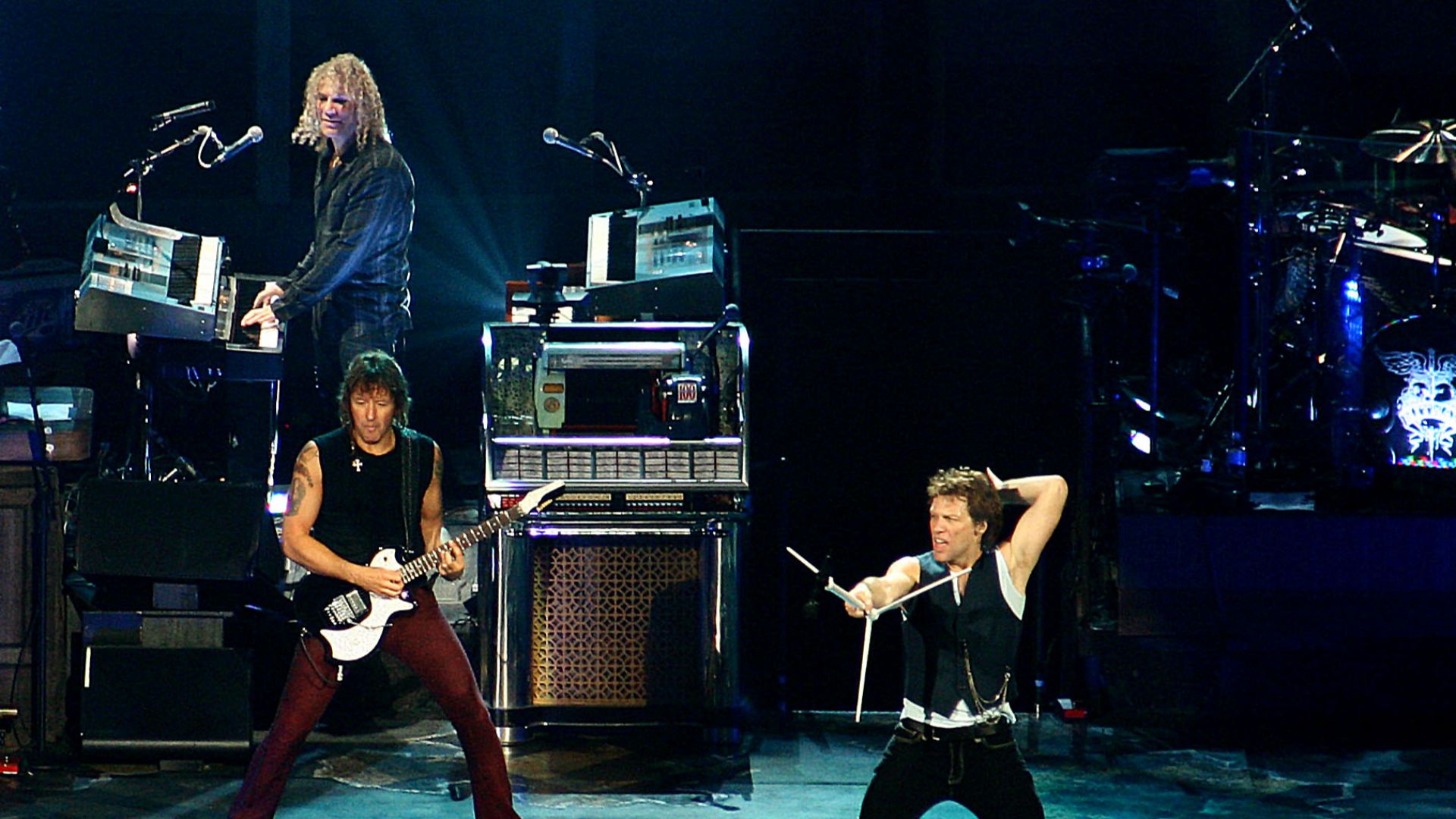 File:Bon Jovi 1.jpg
