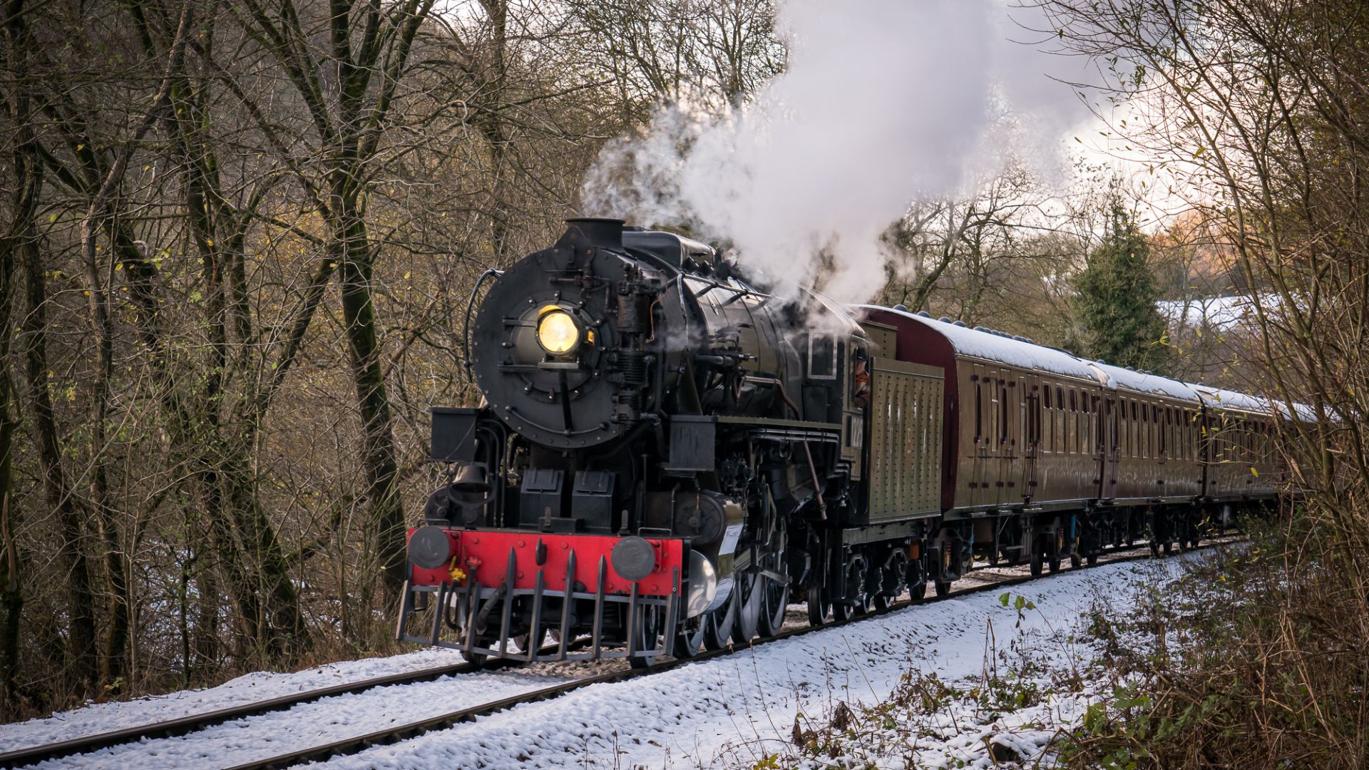 File:Churnet Valley 2021 Christmas Polar Express - geograph.org.uk - 7038308.jpg