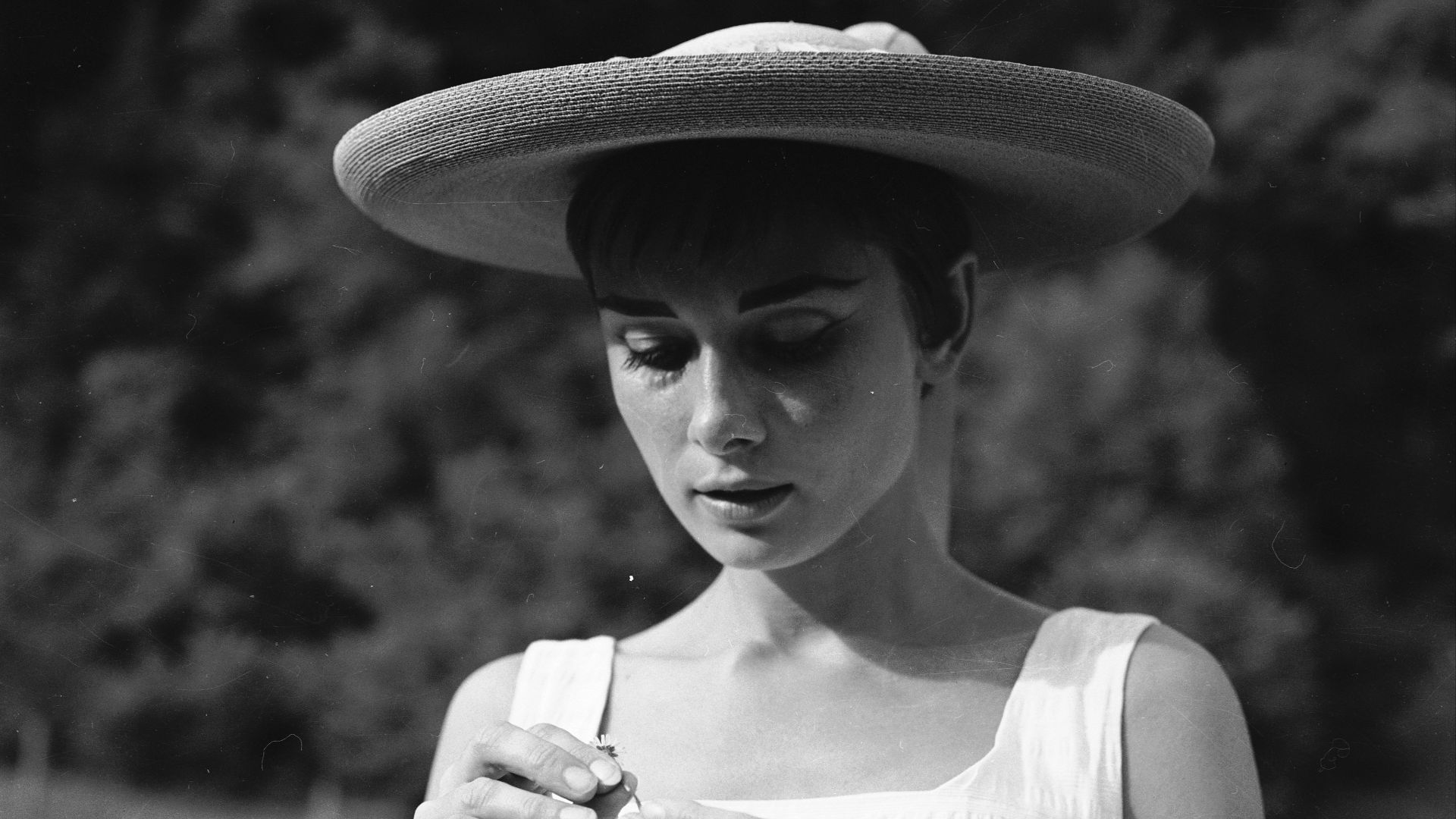 File:Audrey Hepburn auf dem Bürgenstock (09).jpg