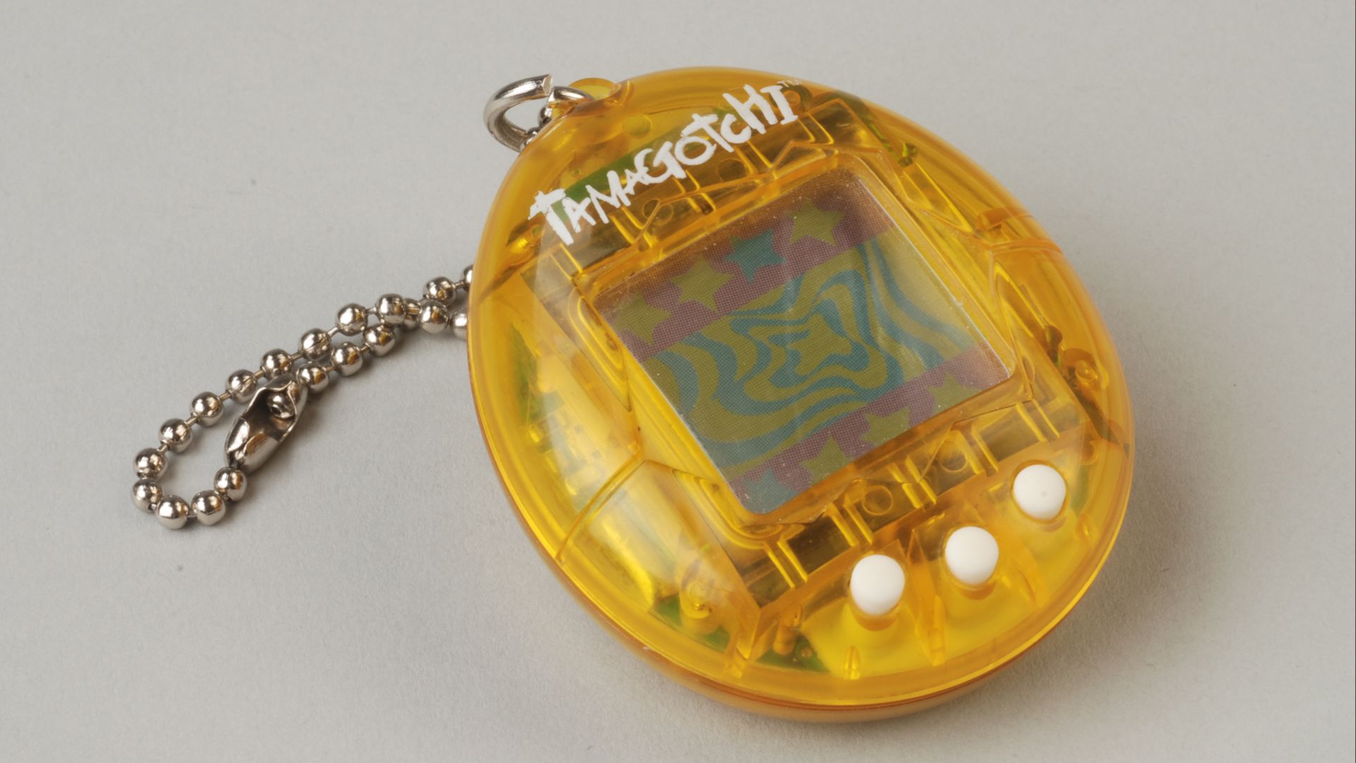 File:Gele tamagotchi, objectnr 78041.JPG