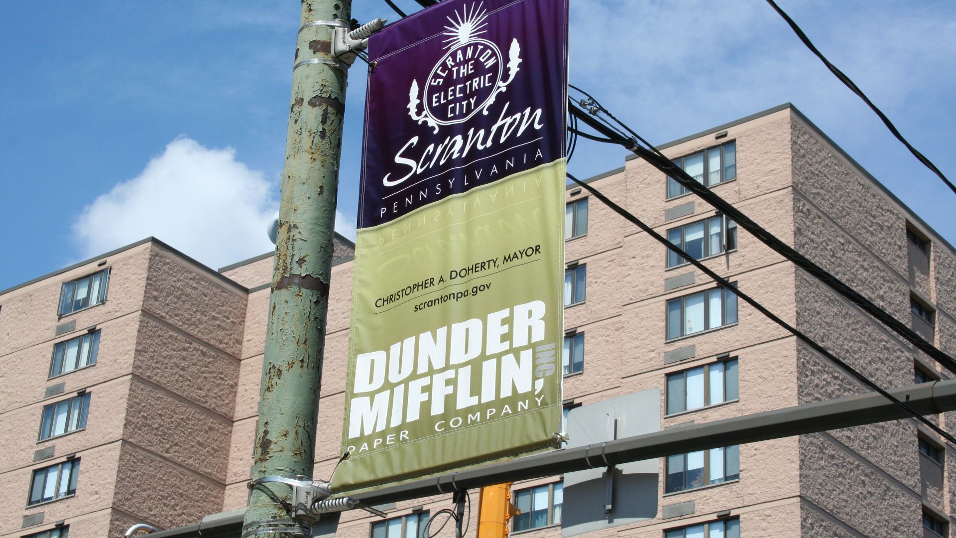 File:Dunder mifflin banner scranton.jpg