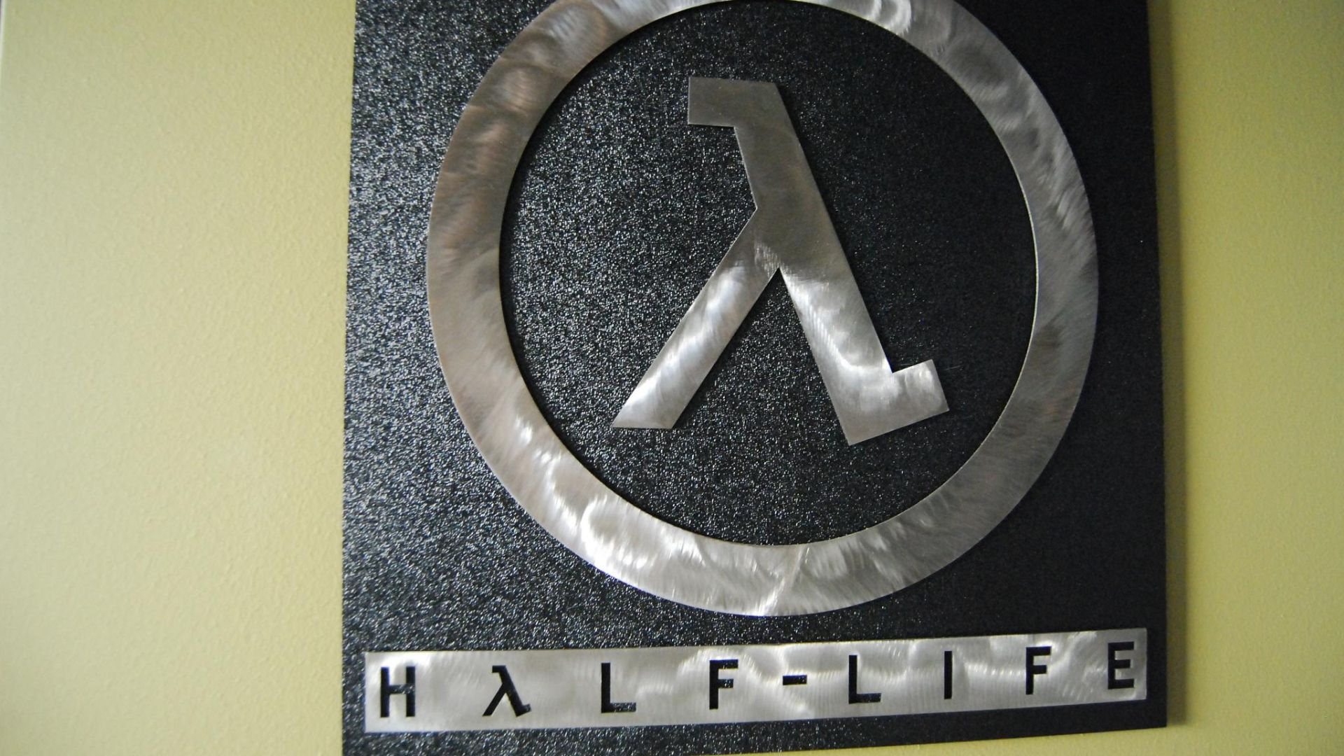File:Half-Life (3080617459).jpg