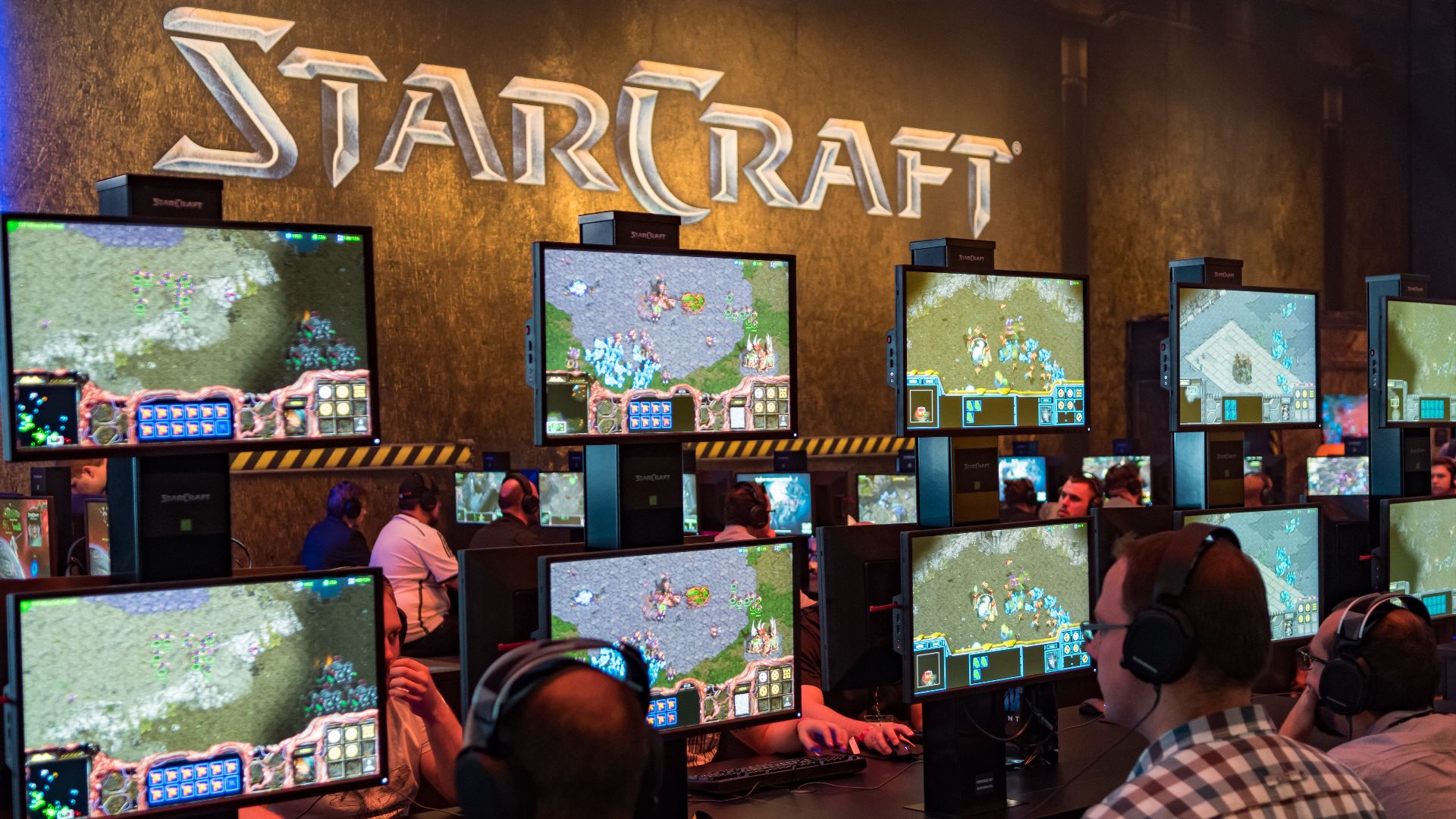 File:Starcraft Gamescom 2017 (36851382835).jpg