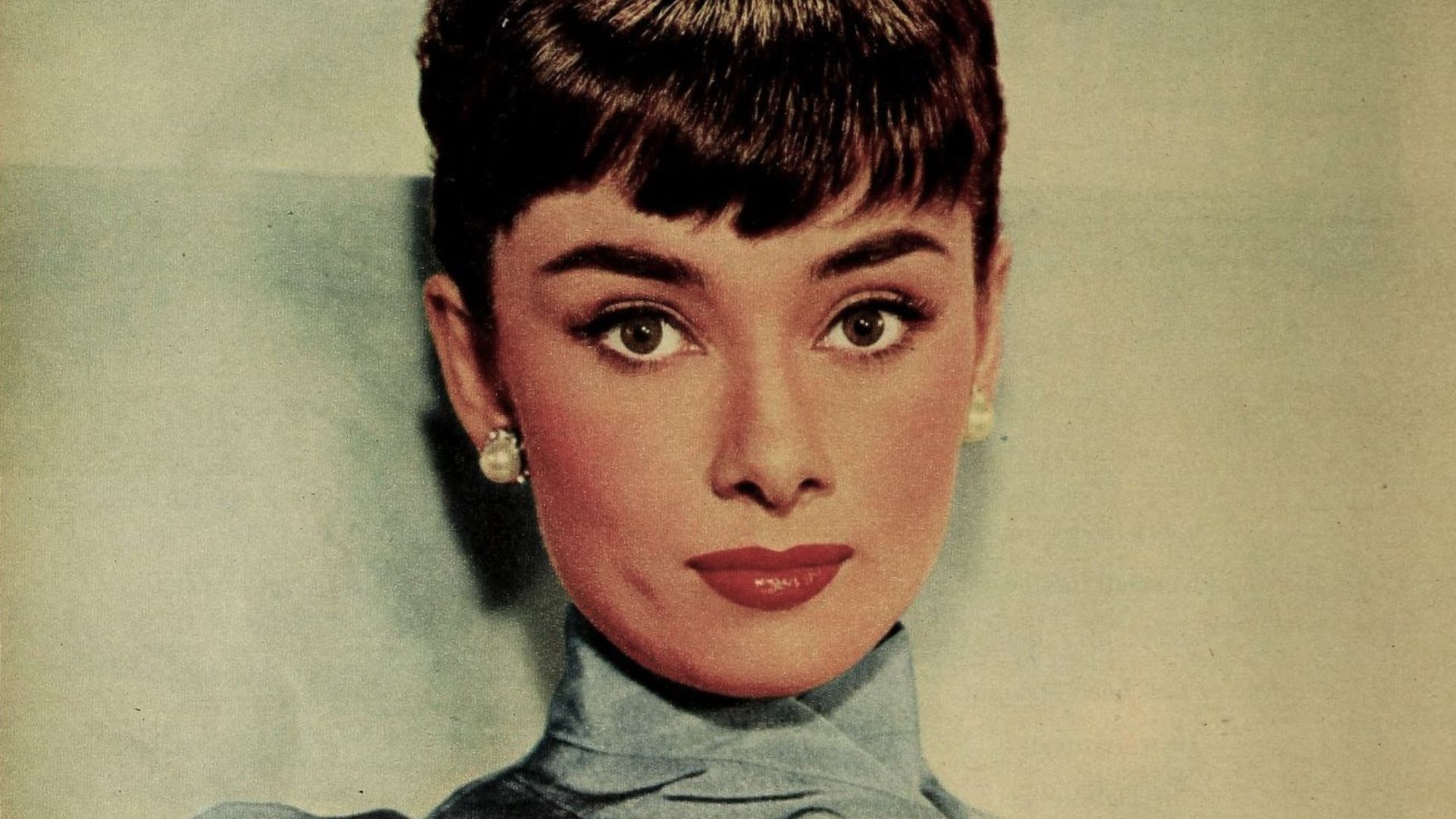 File:Audrey Hepburn by Bud Fraker, 1953.jpg