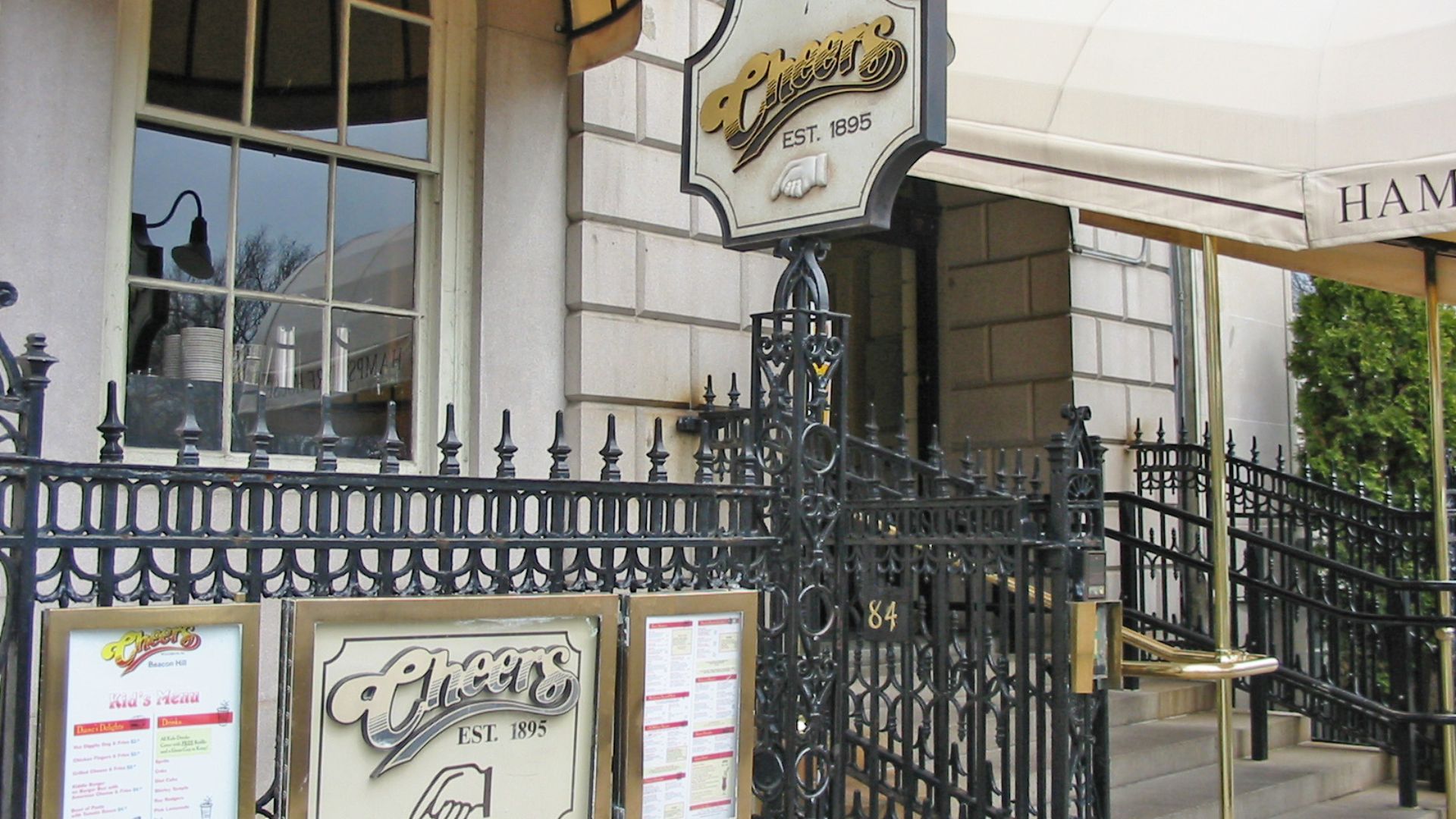 File:Cheers Boston 2005.jpg