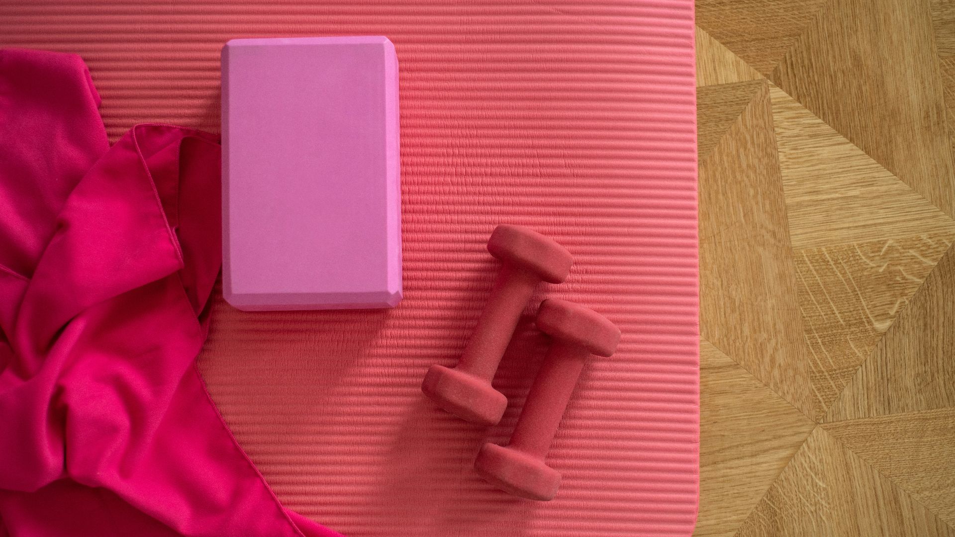 pink and gray rolling chair