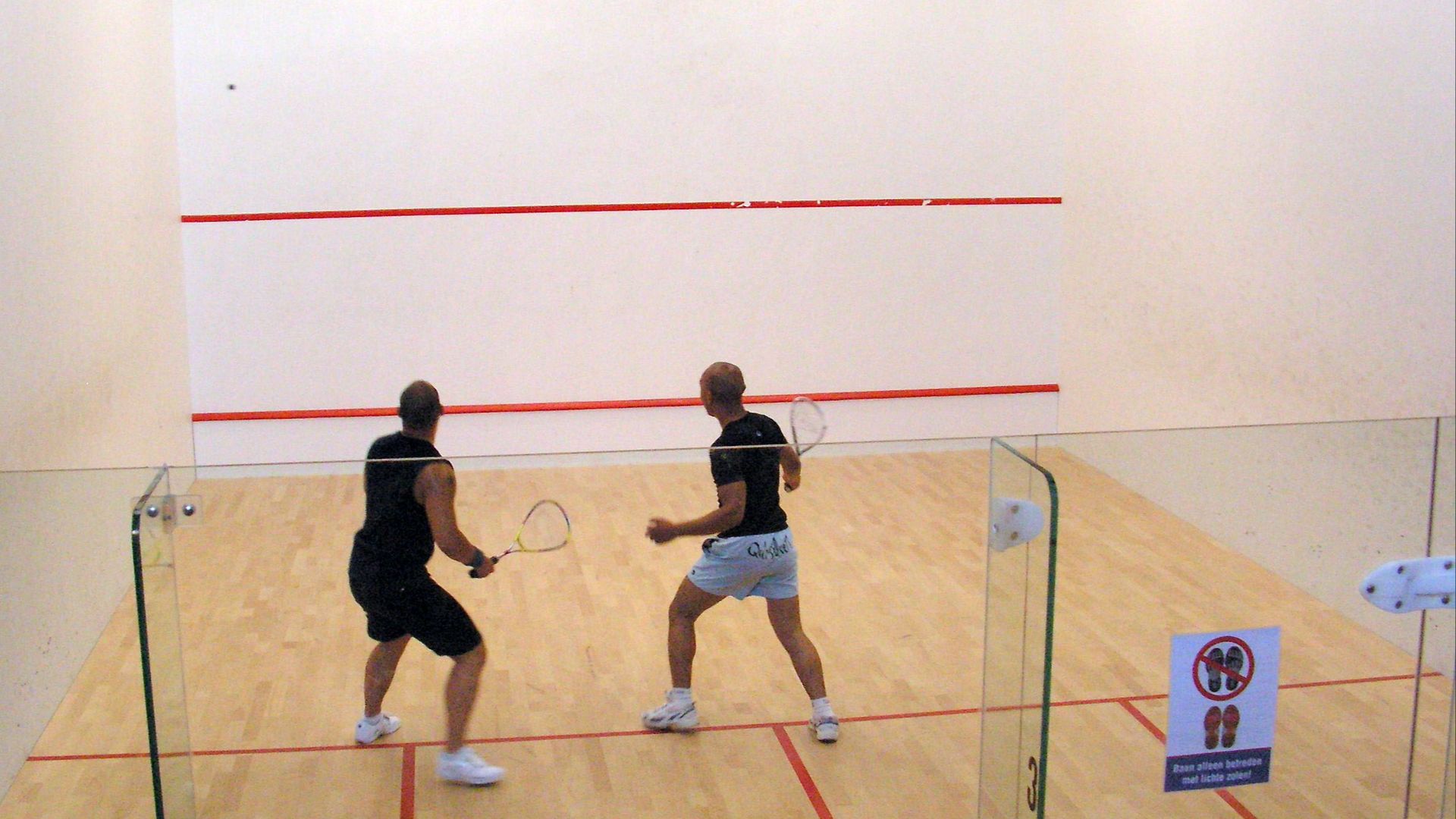 File:Squash court.JPG