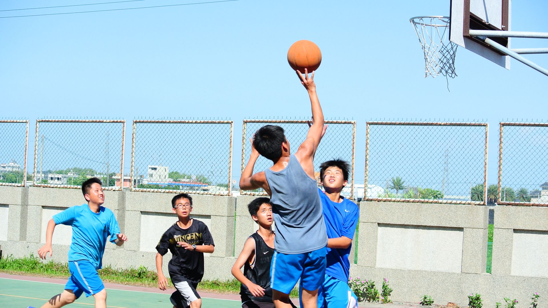 File:Taiwanese Boys Playing Basketball in Summer 2015-04-02 15.jpg