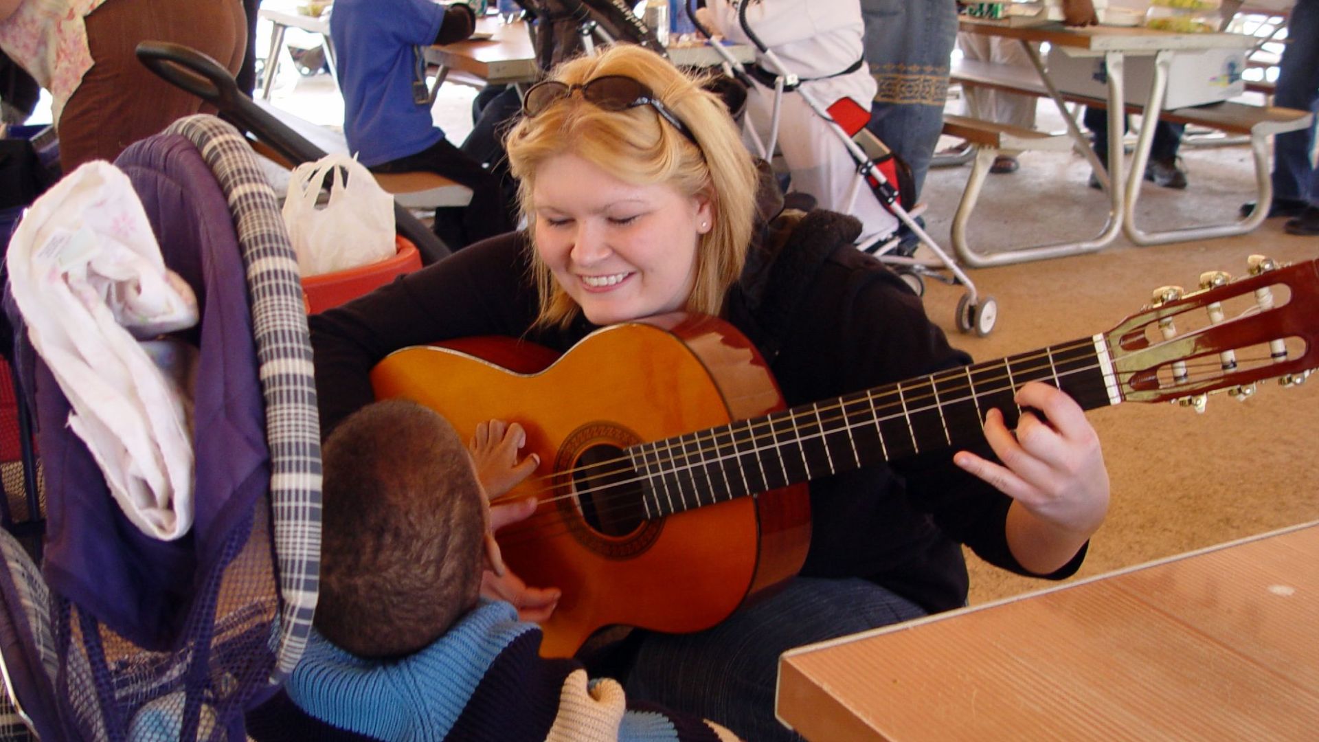 File:Musicoterapia lmidiman flickr.jpg