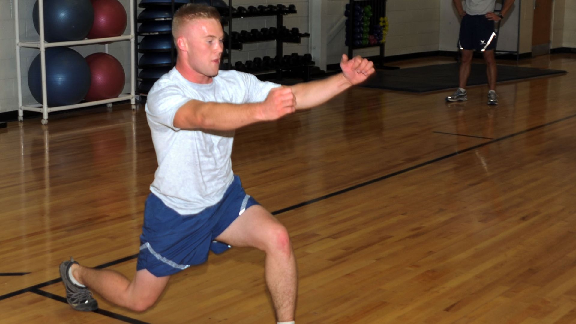 File:Airman performing lunge.jpg
