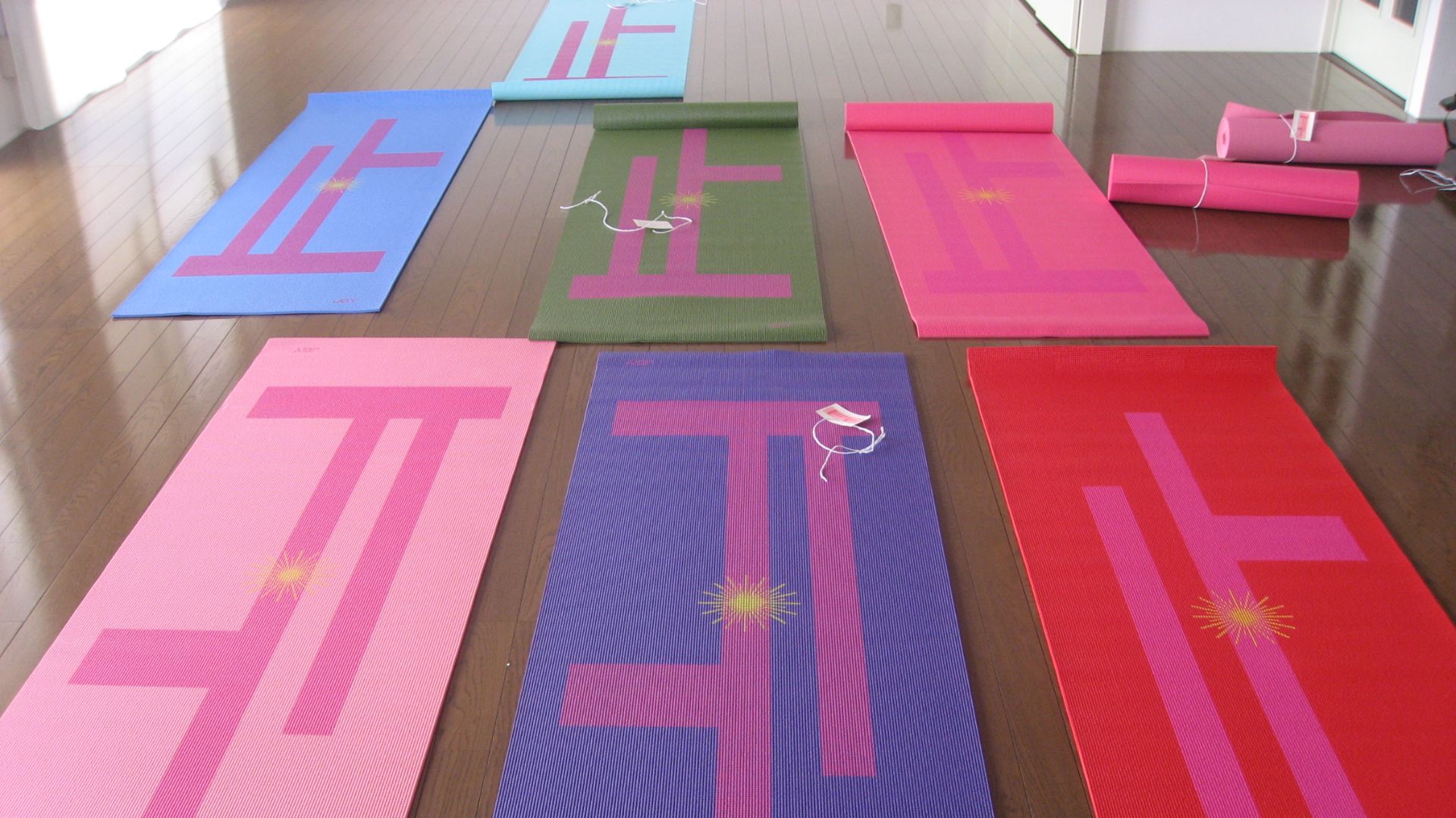 File:Tomare Yoga Mats.JPG