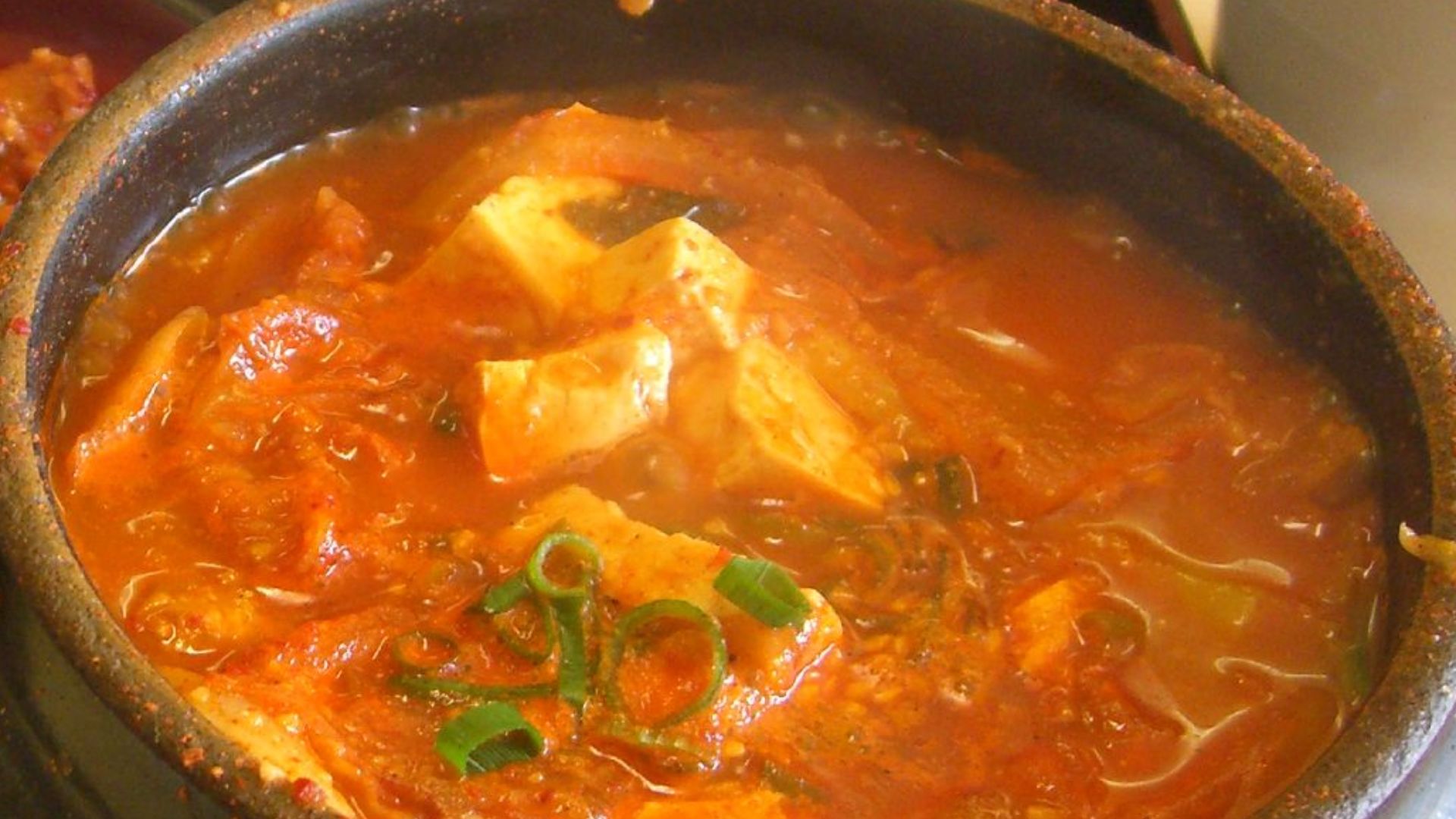 File:Korean stew-Kimchi jjigae-02.jpg