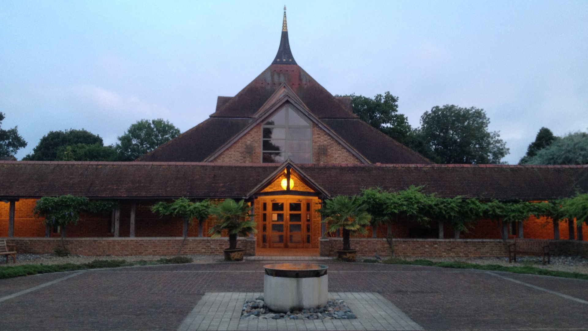 File:Amaravati Monastery Temple.jpg