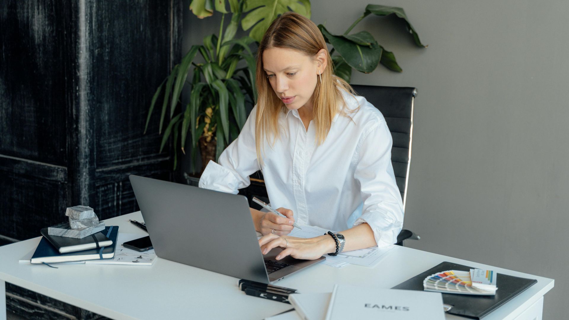 Antoni Shkraba Studio