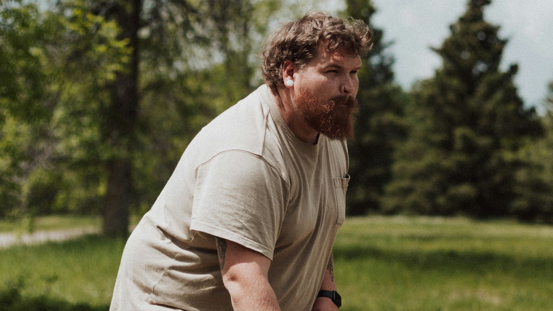 a man throwing a frisbee