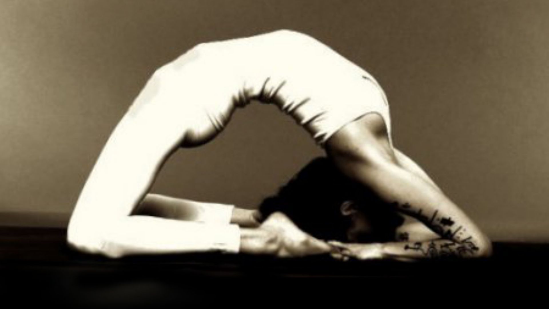 File:Kapotasana Yoga-Asana Nina-Mel.jpg