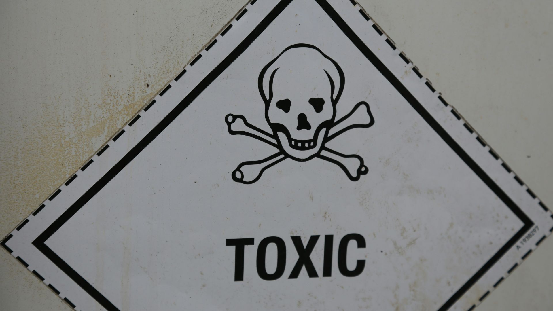 black and white no smoking sign